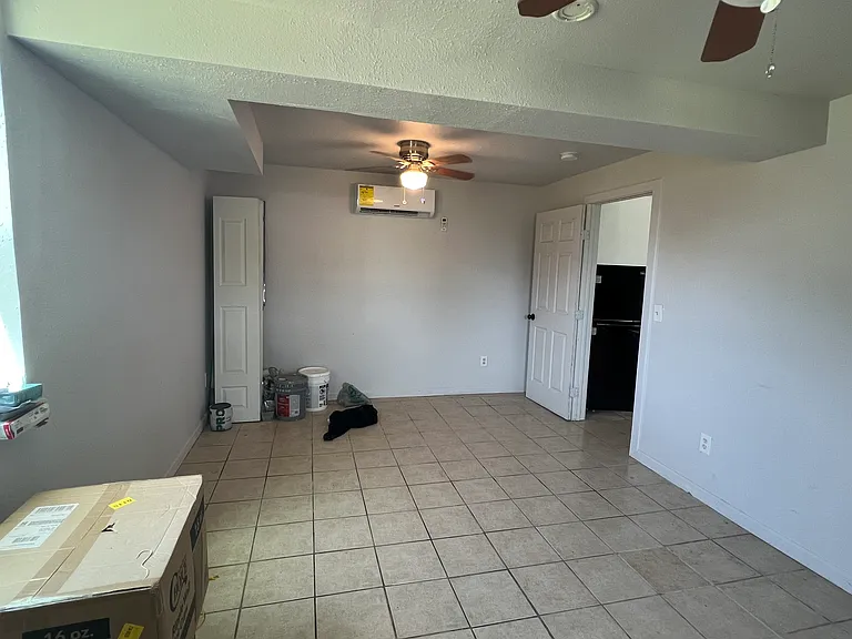 2112 Victory Ave #2 — Photo 4