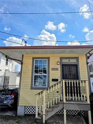 3 bed, 2.0 bath, 1210 sqft, $2,100 — Photo 1