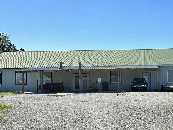 19336 Zion Church Rd, Lincoln, MO 65338