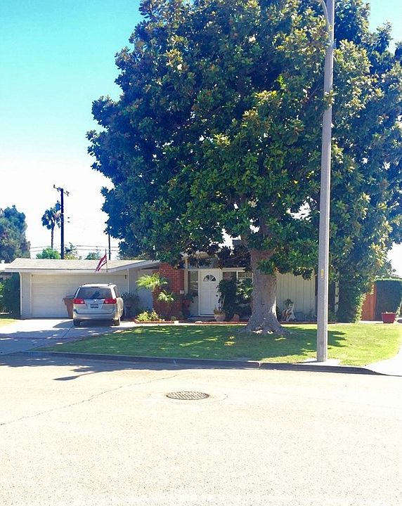 1st image of 9842 Dewey Dr