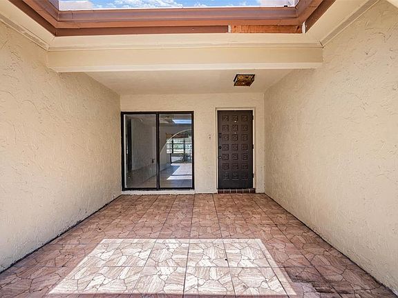 5th image of 8119 San Bernardino Dr