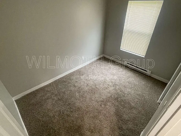 2045 N Dearborn St — Photo 12