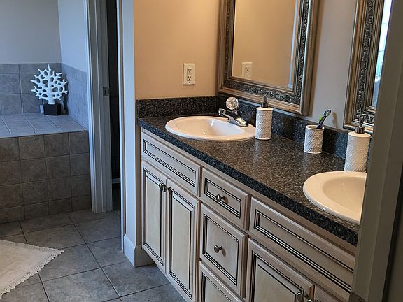 2nd image of 220 Thrasher Way