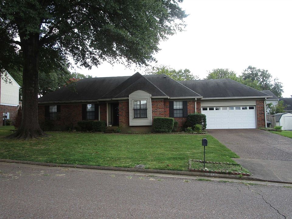 1st image of 5717 N Lake Oaks Dr
