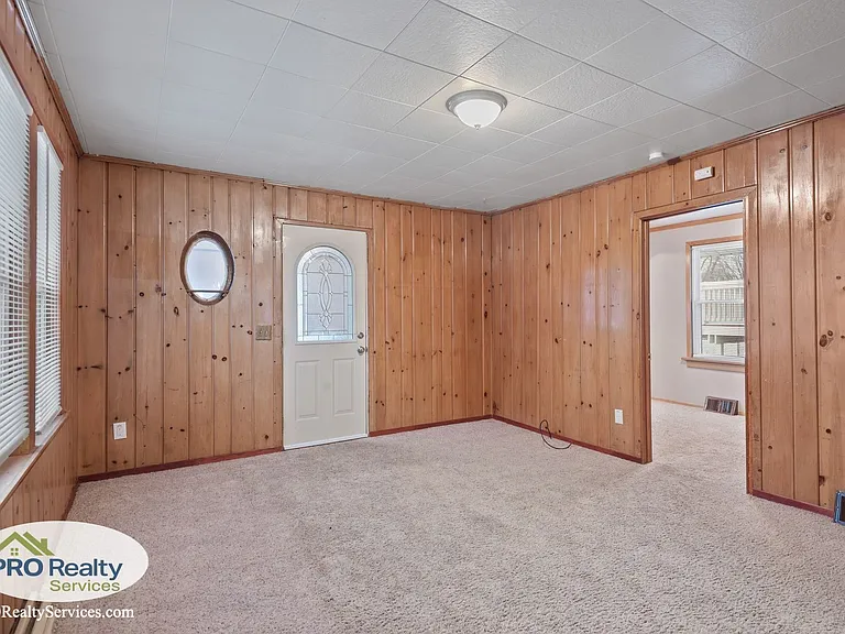 257 E Spruce St — Photo 7