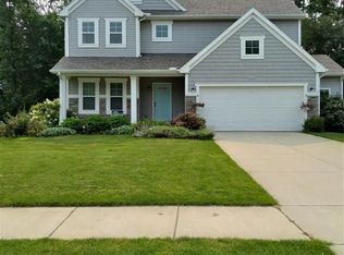 1579 Copperfield Ct, Howell, MI 48843