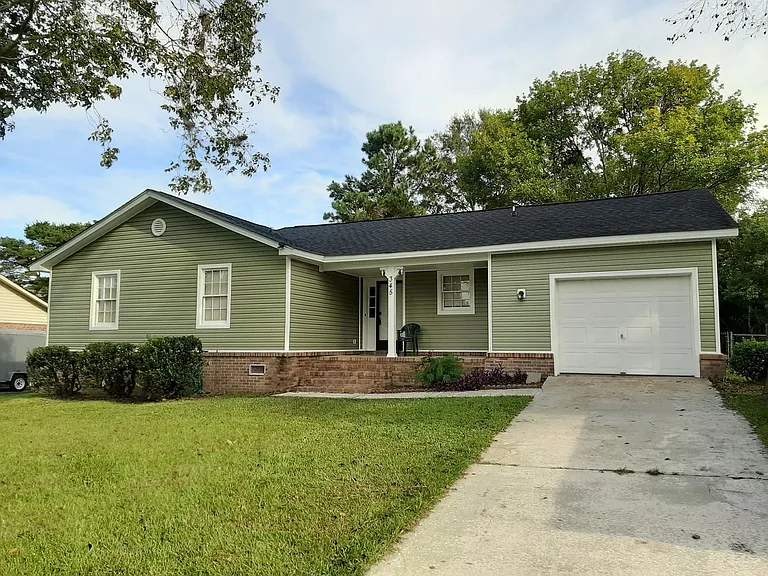 345 Salem Dr — Photo 1