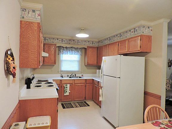 4th image of 801 Woodland Dr