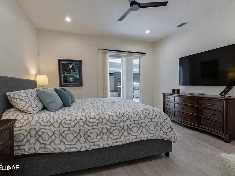 1631 E Laurel Dr — Photo 13