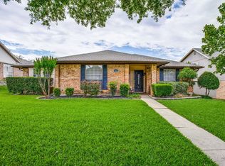1612 Chesterfield Dr, Carrollton, TX 75007