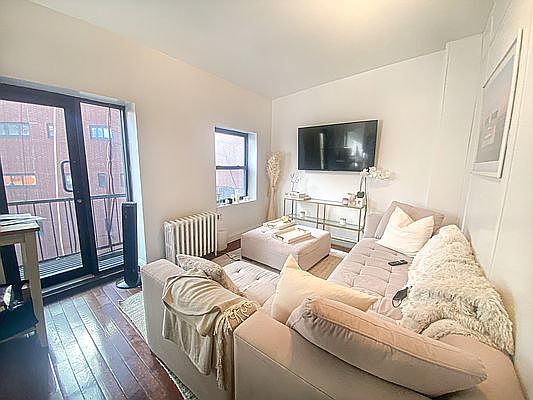 1st image of 252 W 14th St APT 5