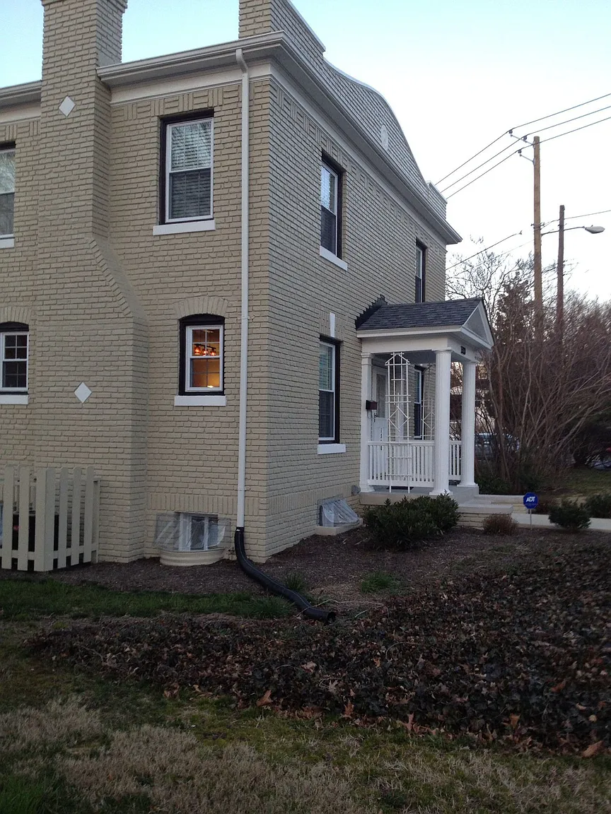 1300 Taylor St NE photo 1