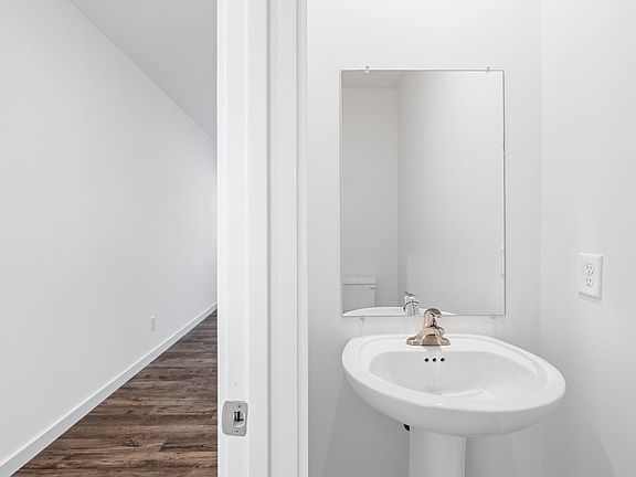 5th image of 7369 Bendire Loop