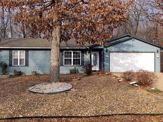 1st image of 10 Buckland Ln