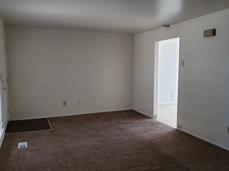 84 Colby Court Ln — Photo 12