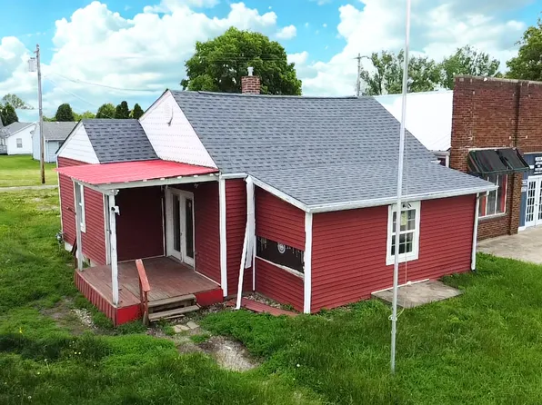 104 W Pearl St, Trafalgar, IN 46181