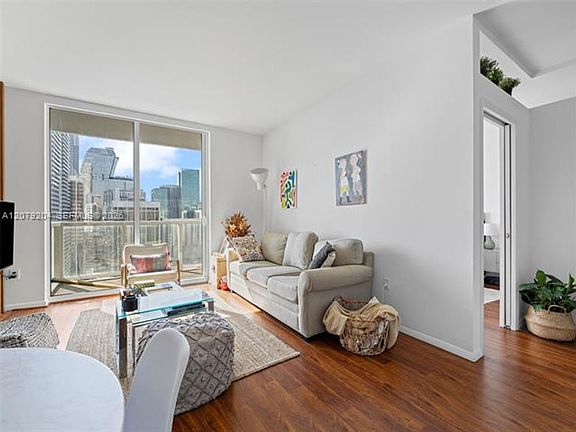 3rd image of 244 Biscayne Blvd APT 3105