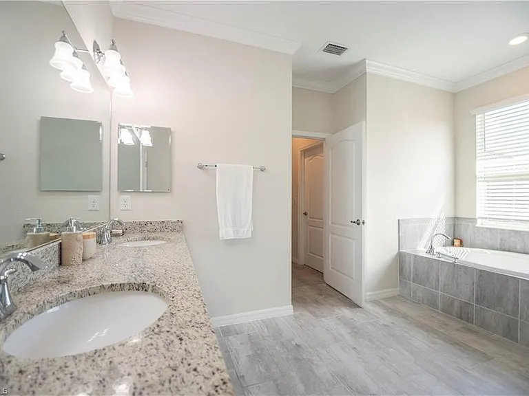 2075 Parson St — Photo 12