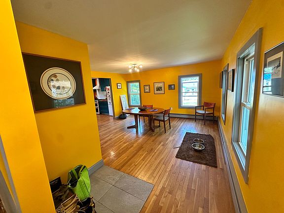 4th image of 6 Shady Ln