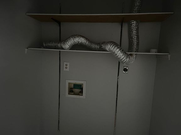 4th image of 275 Shelby Ave #12
