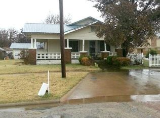 100 W Summit Ave, Electra, TX 76360