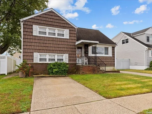 57 Martha Street, Freeport, NY 11520