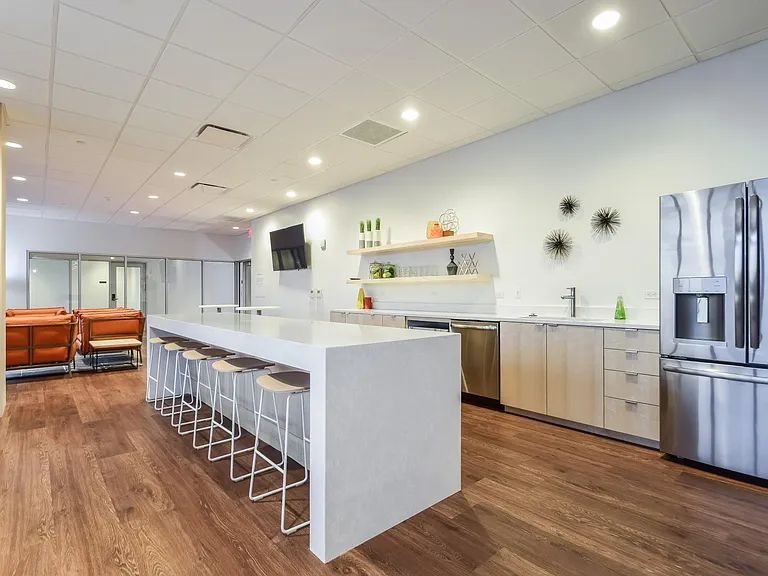 20 Fulton East Apartments — Photo 13