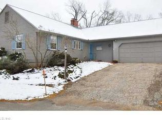 32 Gloucester Ln, West Hartford, CT 06107