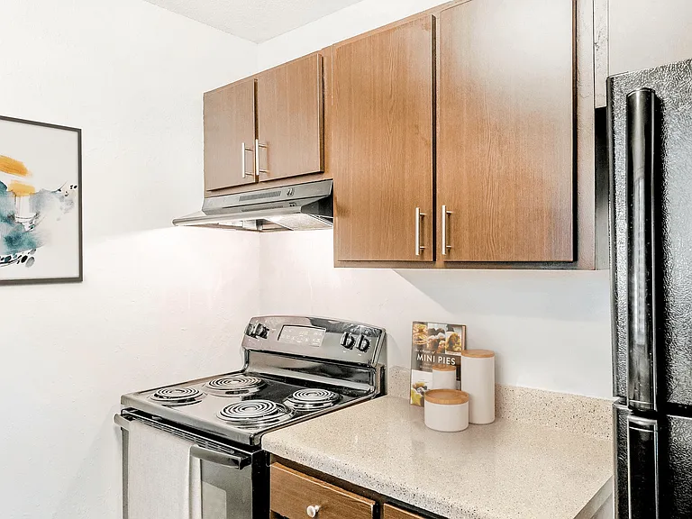 Regency Park Apartment Homes — Photo 15