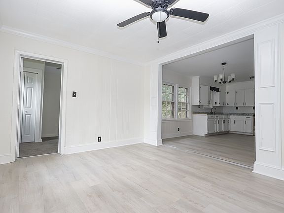4th image of 209 Calhoun St