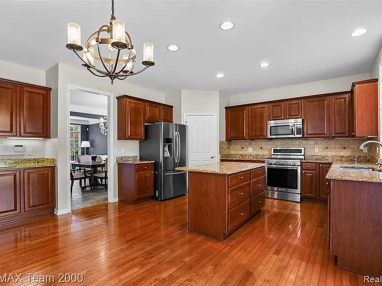 1248 Lasalle Rd — Photo 28