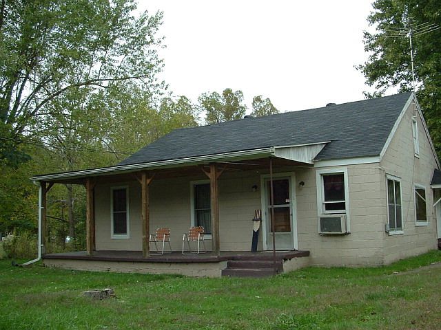 1st image of 115 Foch Ave