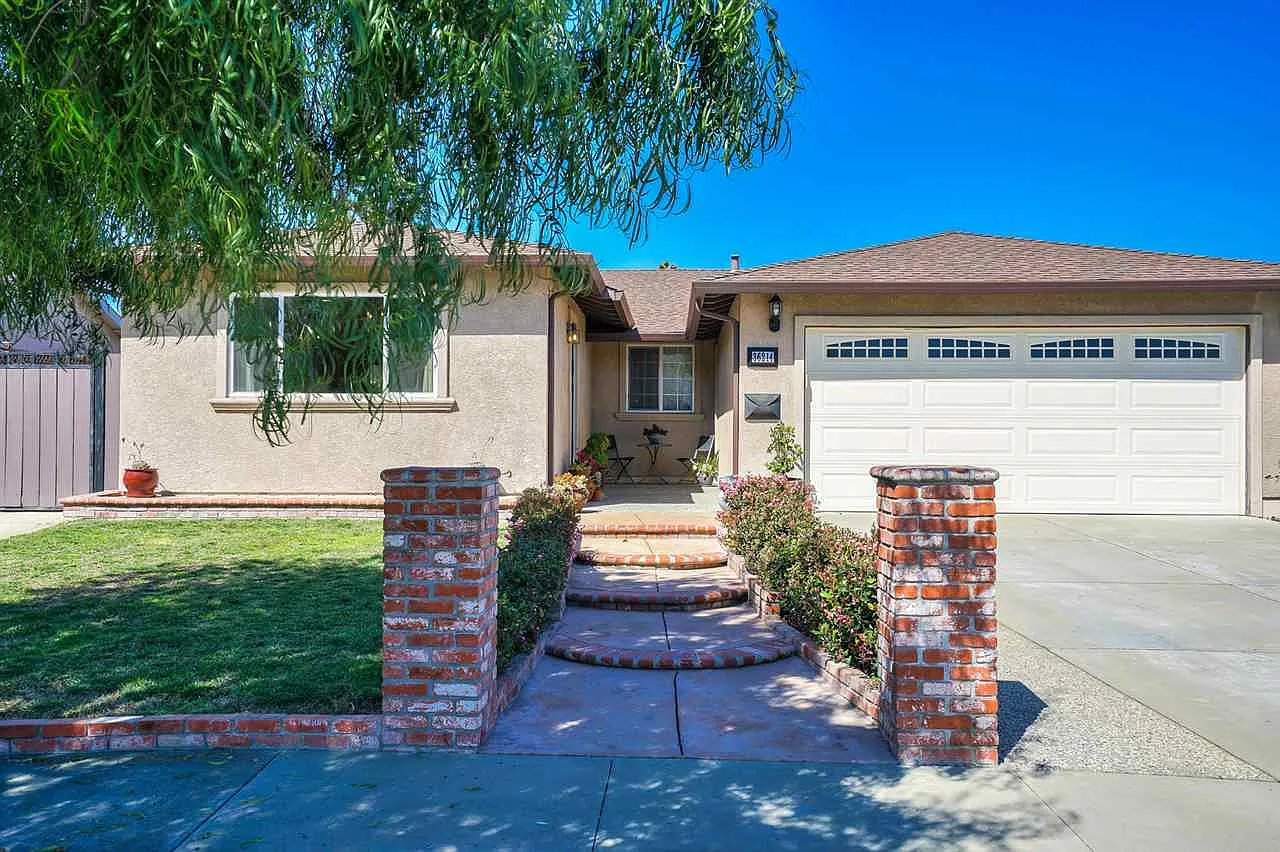 36214 Worthing Dr photo 1