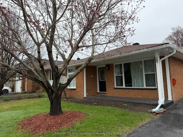 14 Marshall Park Dr, North Bay, ON P1A 2N9