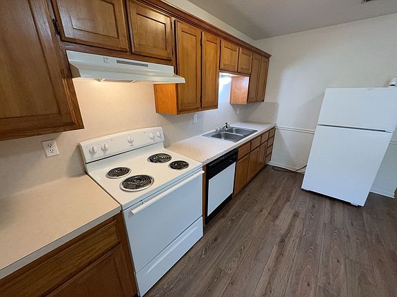 3rd image of 103 W Truman Ave #6