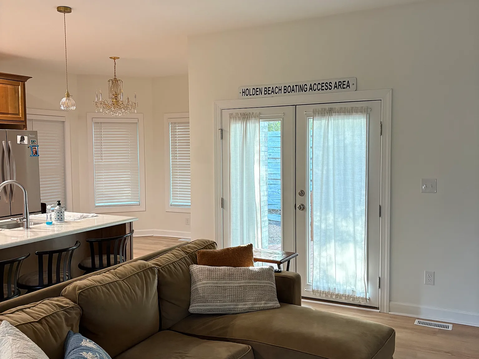 3 bed, 2.5 bath, 1793 sqft, $2,200 — Photo 2