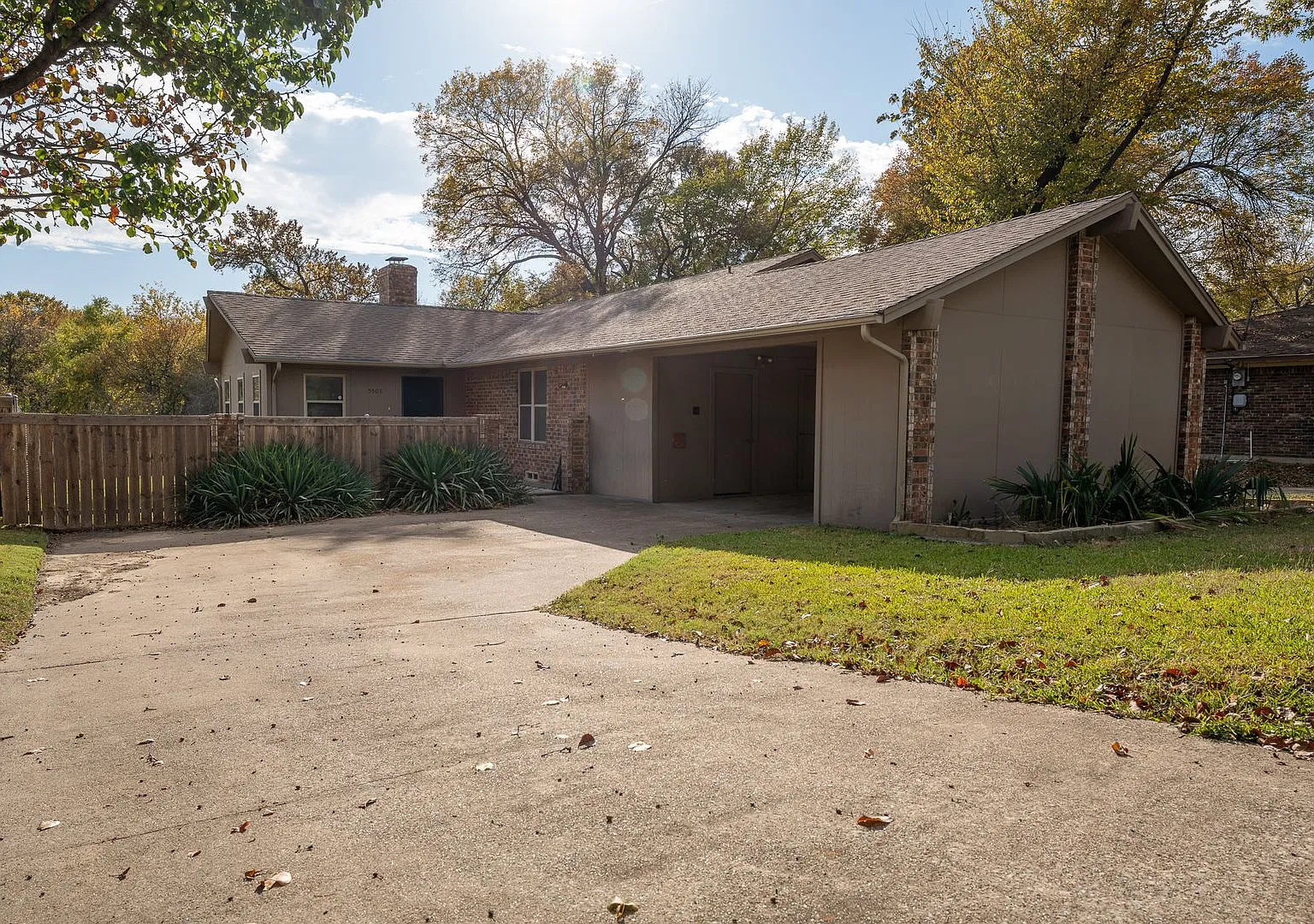 Charming 3-Bedroom Rental Near Lake Ray Hubbard. — Photo 1
