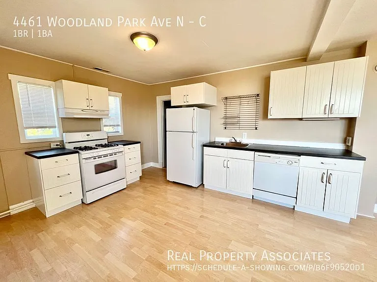 4461 Woodland Park Ave N #C — Photo 12