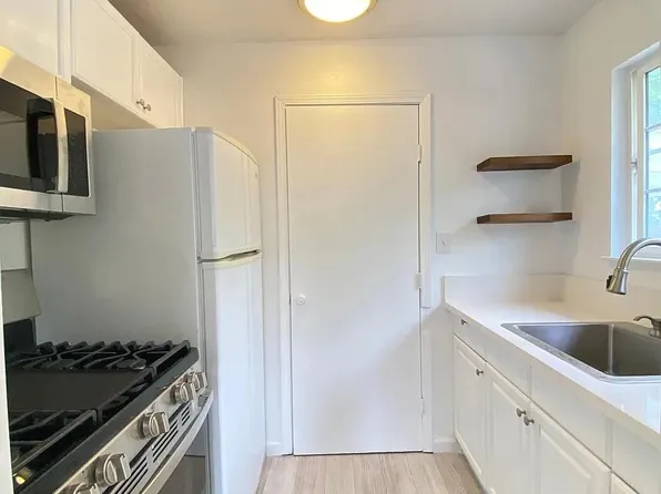 638 N Bayview Ave, Sunnyvale, CA 94085