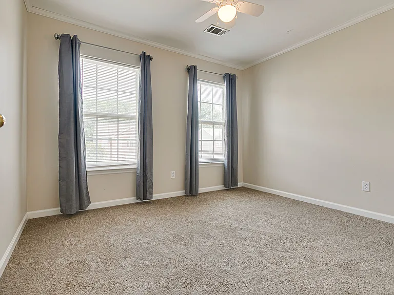 307 Devonshire Dr — Photo 18