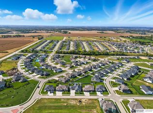 6419 S 207th Avenue Cir, Elkhorn, NE 68022