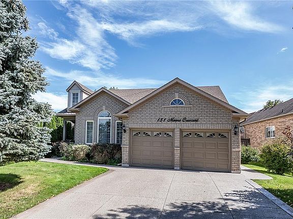 2nd image of 151 Moore Cres