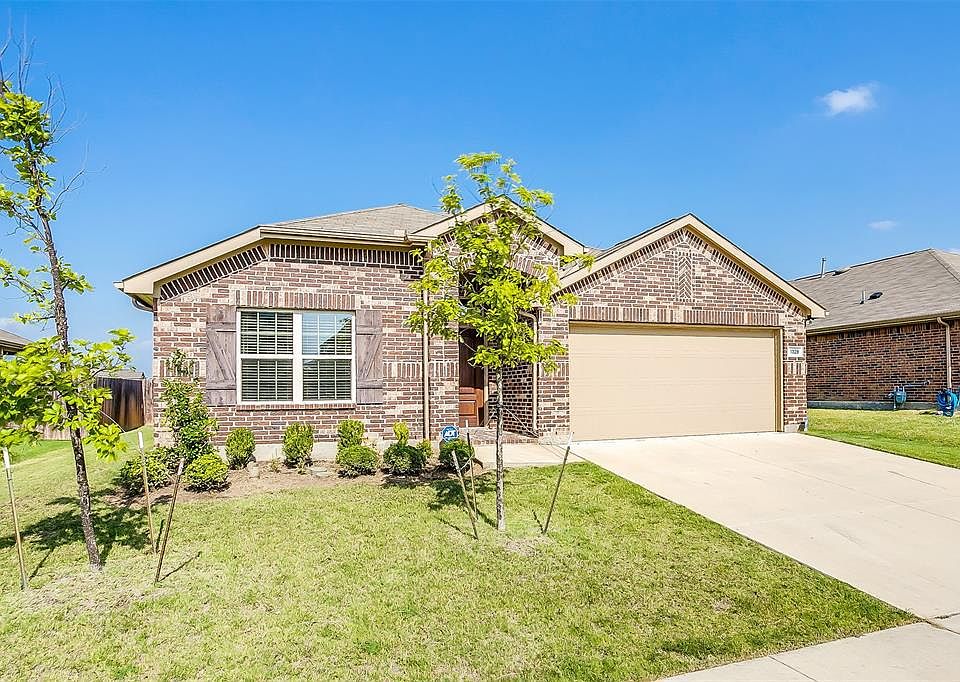 1st image of 1328 Foxglove Ln