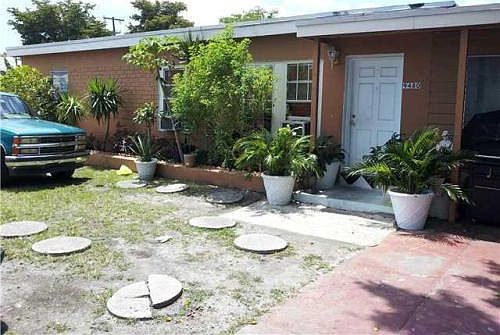2nd image of 9480 SW 39th St