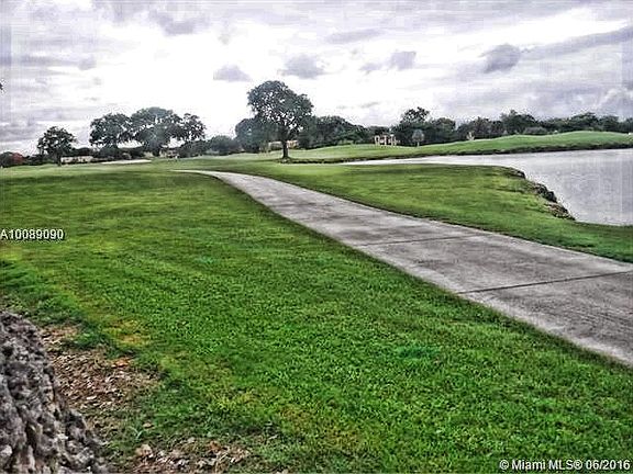 4th image of 13914 Kendale Lakes Dr