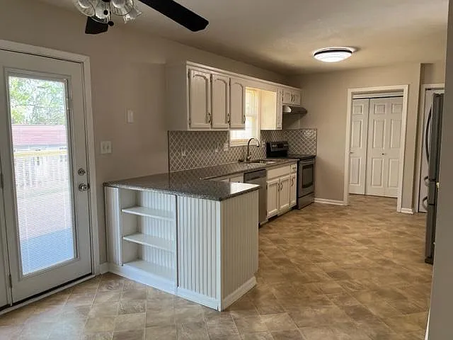 1161 Connemara Way — Photo 16