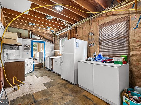 4th image of 404 Dyer Ave