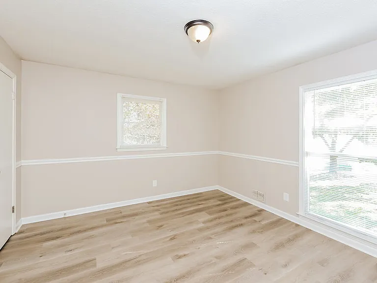1338 W Stoneybrook Dr — Photo 11