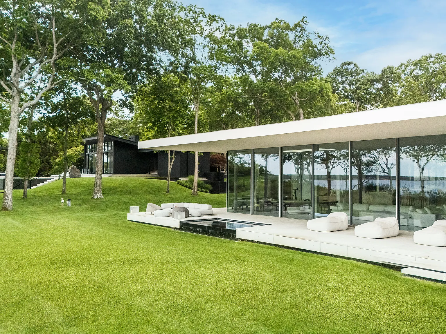 Stunning, One-Of-A-Kind Waterfront Compound, East Hampton — Photo 2
