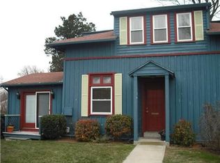 203 N Fenner Ave APT 1, Middletown, RI 02842